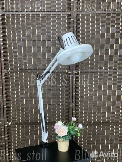 Светильник бестеневой на струбцине