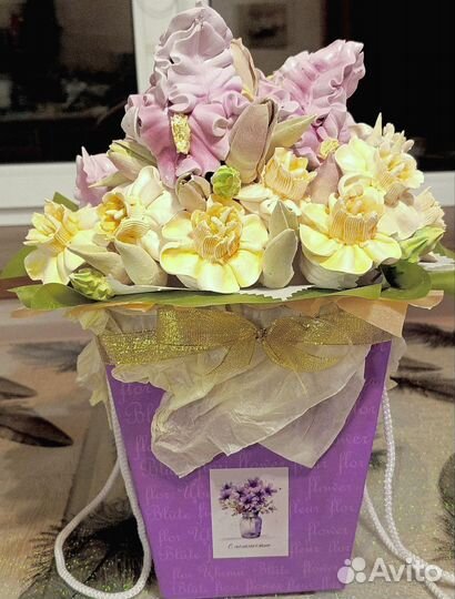 Букет из зефира. Нарциссы, ирисы, тюльпаны