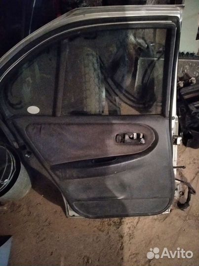 Двери на nissan primera