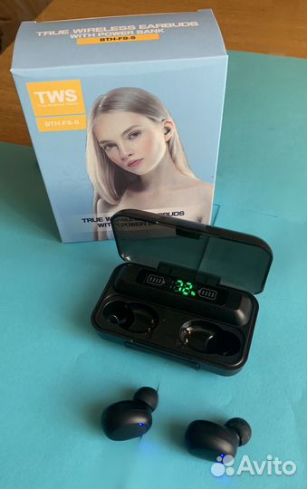 Беспроводные наушники с повербанком