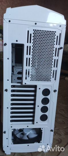Nzxt Phantom 820 белый