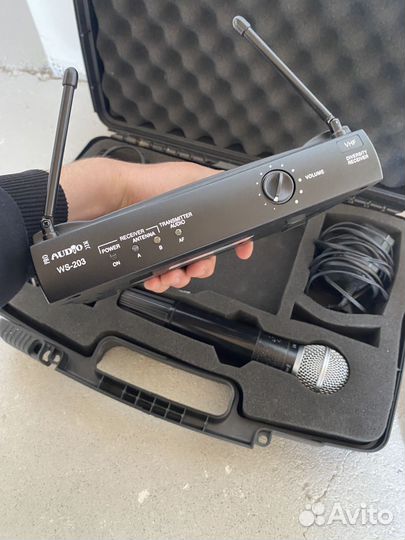 Студийный микрофон