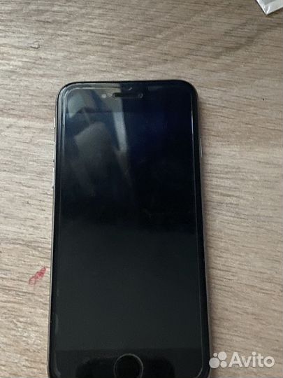 Телефон iPhone 6