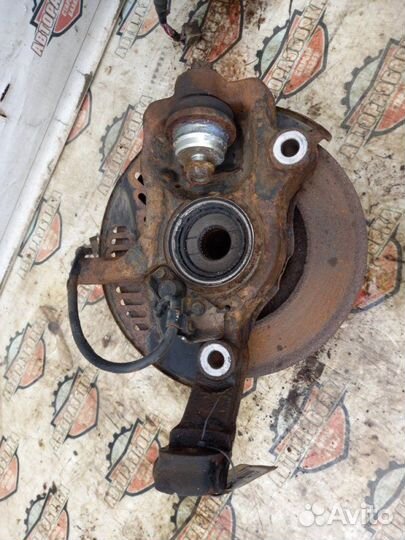 Ступица передняя левая Hino Dutro XZU378 N04C 2006