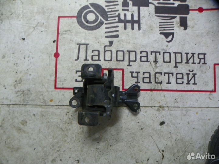 Опора двигателя левая Peugeot 4007 I (2007—2012)