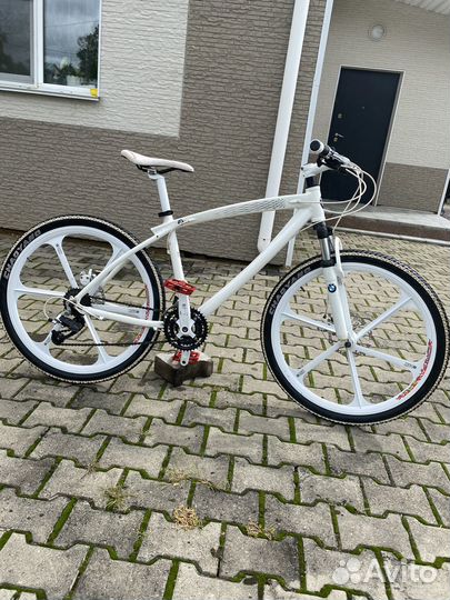 Велосипед BMW