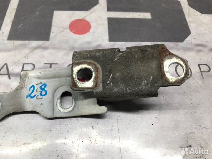 Петля капота передняя левая Mitsubishi Pajero V98W