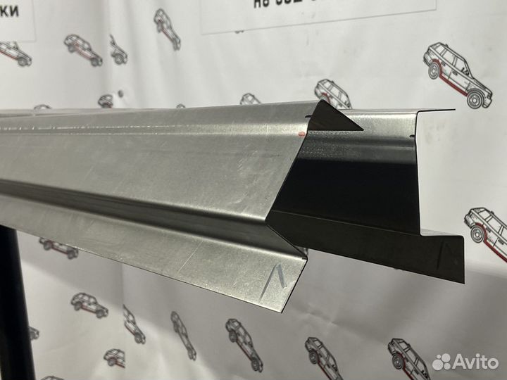 Toyota Land Cruiser 200 порог + усилитель левый