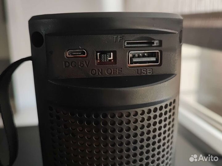 Блютуз колонка с радио