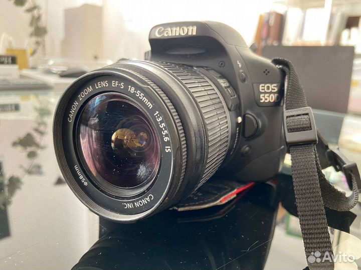 Зеркальный фотоаппарат canon