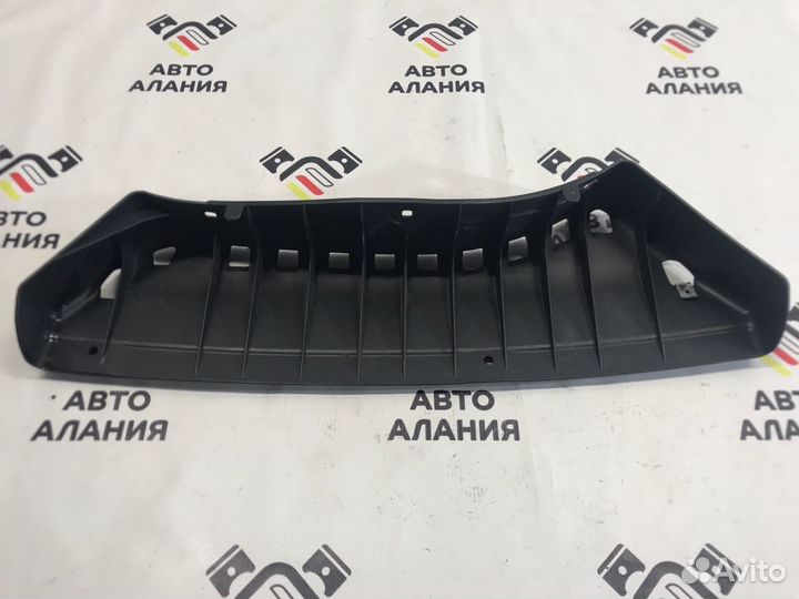 Направляющая бампера задняя Bmw 5-Series E60