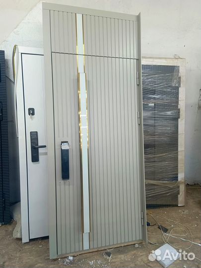 Дверь подъездная