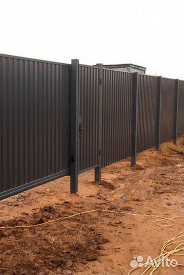 Монтаж забора из профнастила