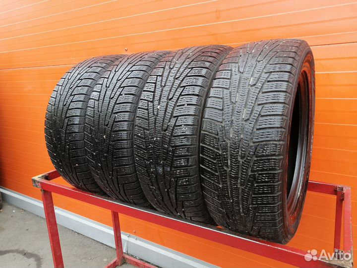 Nokian Tyres Hakkapeliitta R2 215/55 R16 97R