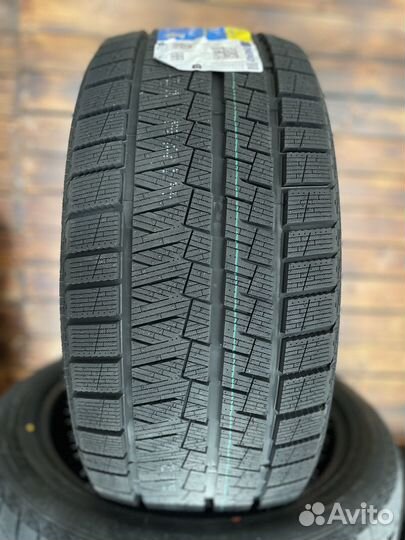 Habilead SnowShoes AW33 275/40 R20 и 315/35 R20 110H