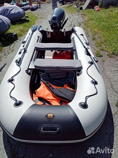 Продам лодку с мотором