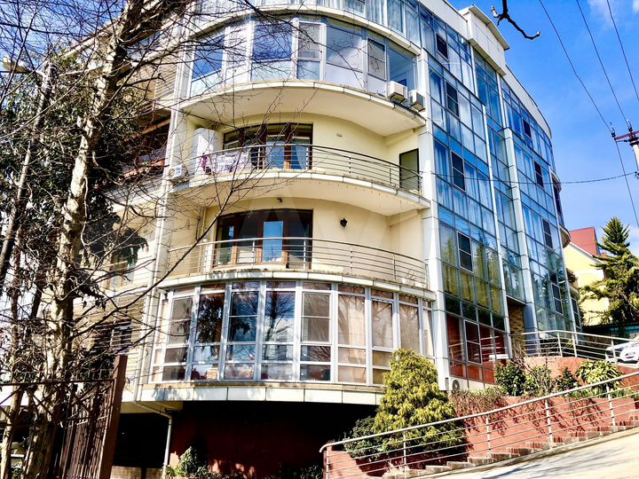 3-к. квартира, 75 м², 2/4 эт.