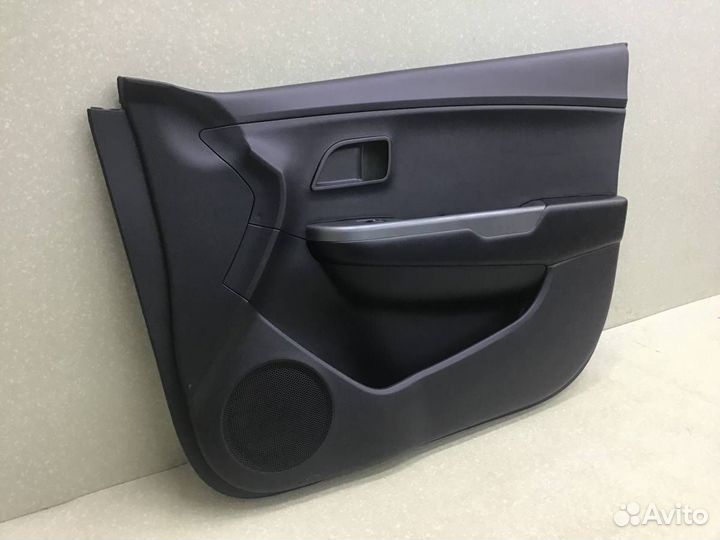 Обшивка двери передней правой Kia Rio 3 (QB) 2011-2017 823204Y000