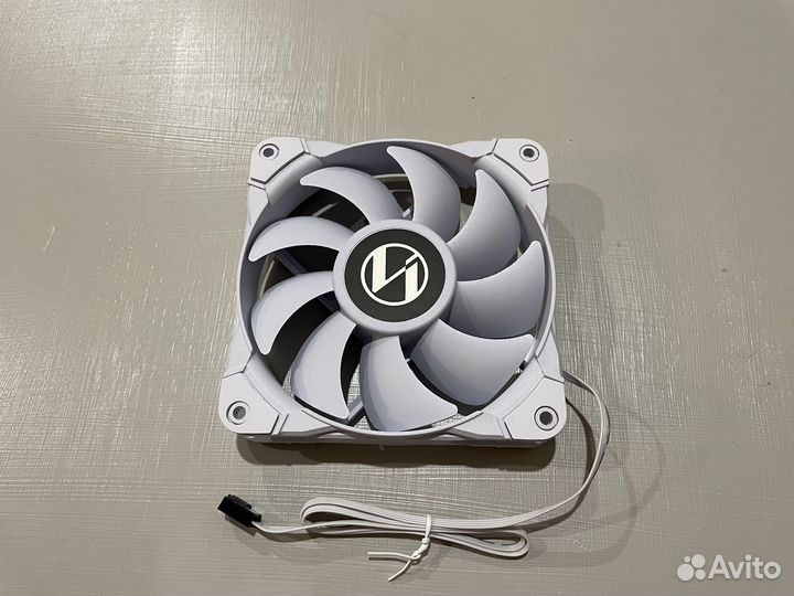 Кулер для корпуса пк Lian Li Fan 120 мм белый