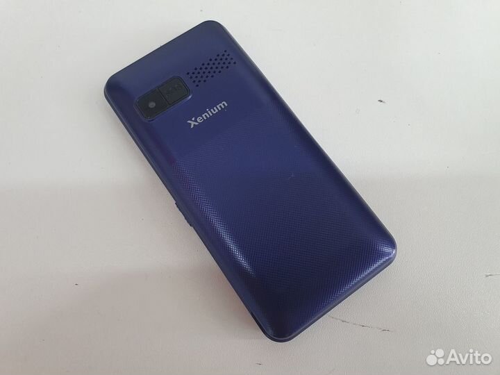 Сотовый телефон Philips Xenium E207
