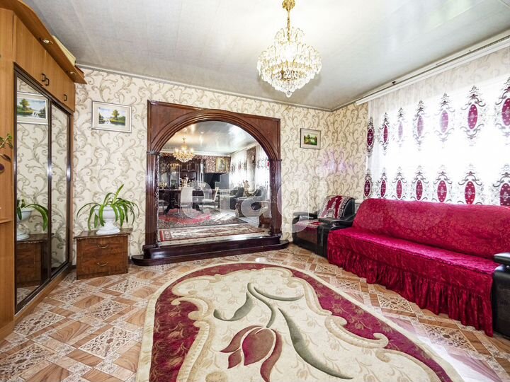 Дом 185,6 м² на участке 5,5 сот.