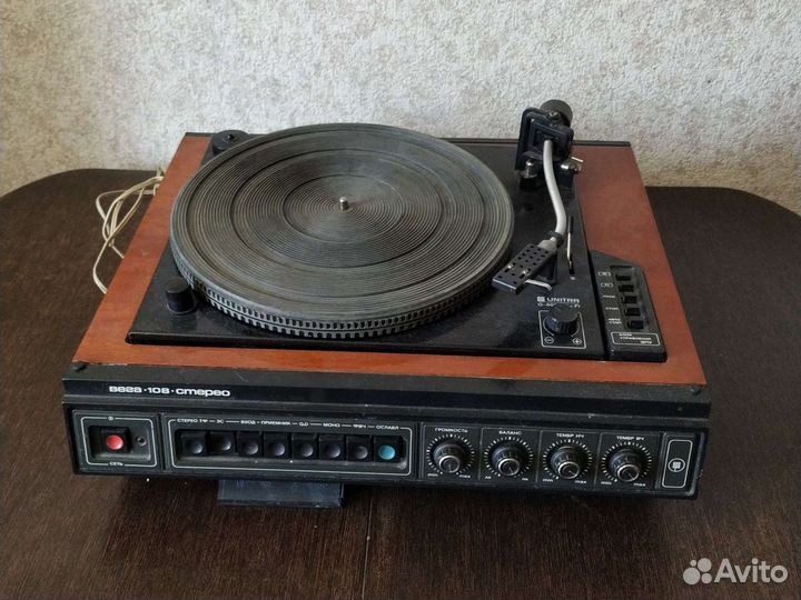 Виниловый проигрыватель Вега 108