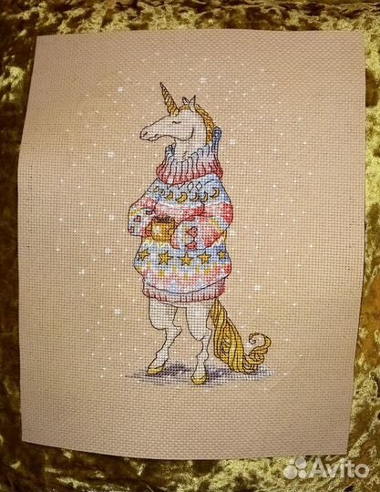 Вышивка крестом Единорог в свитере и с кружкой