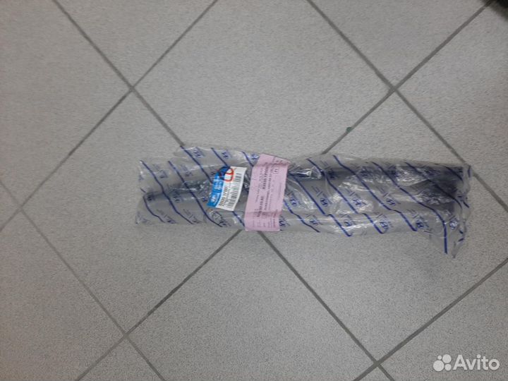 835351P000 - Направляющая заднего левого стекла Ve