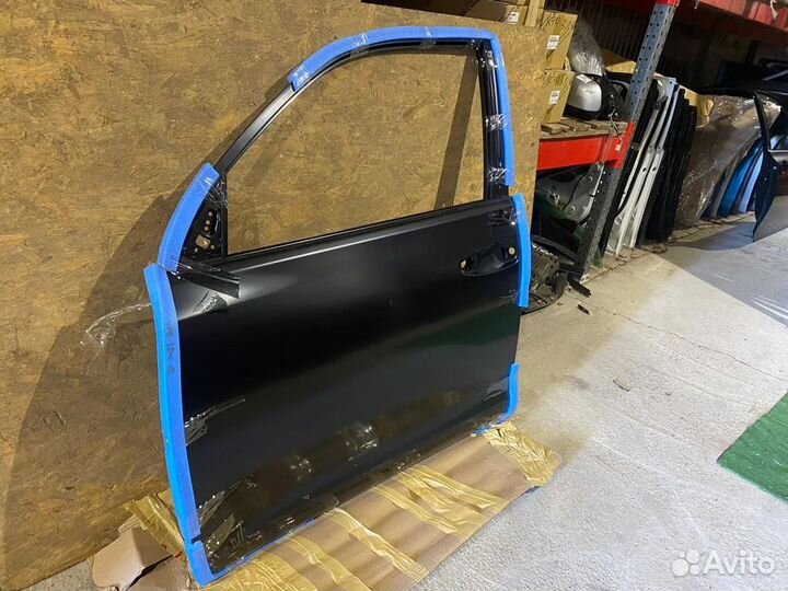 Дверь водительская на Toyota Land Cruiser Prado 15