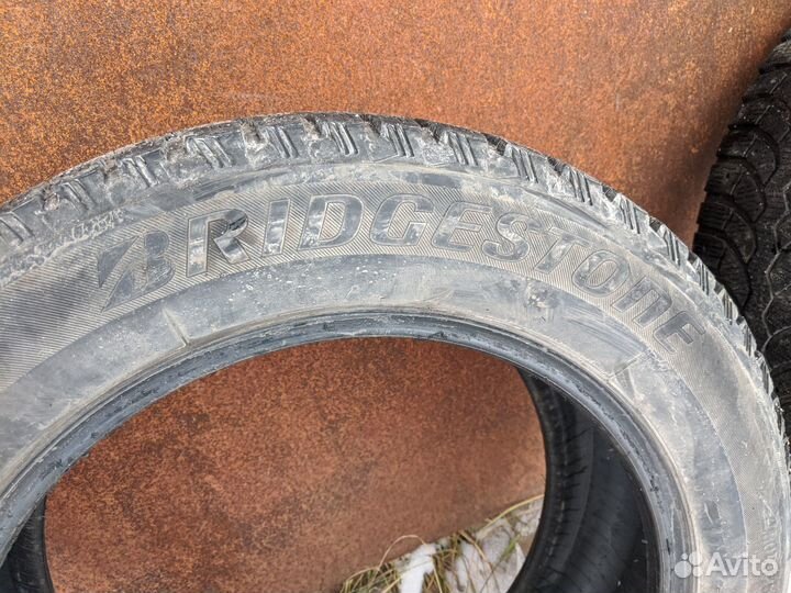 Bridgestone Blizzak Spike-01 215/60 R17 100T