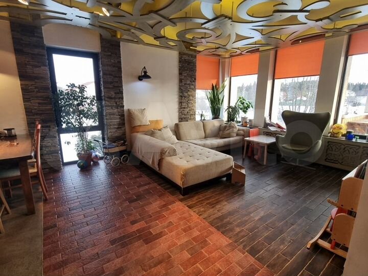 Дом 440,3 м² на участке 13,8 сот.