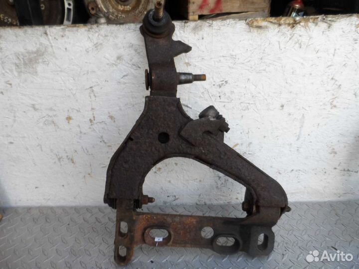 Рычаг передний правый нижний Chevrolet Trailblazer