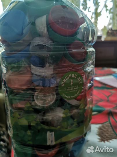 Крышки пластиковые от бутылки