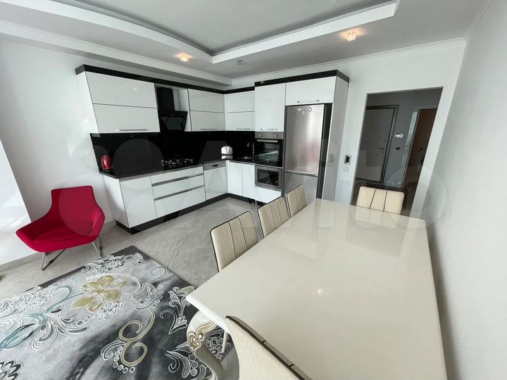 3-к. квартира, 100 м², 7/18 эт.