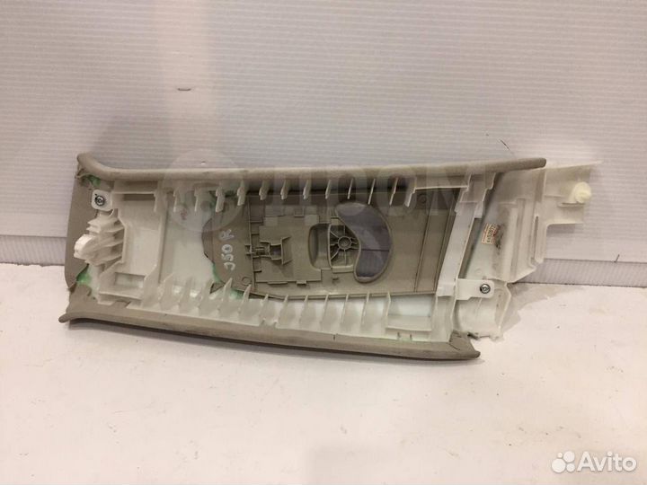 Обшивка средней стойки верхняя на Infiniti Ex Qx50