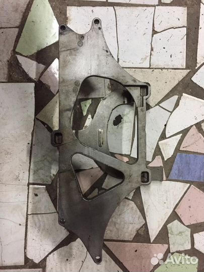 Кронштейн радиатора Volkswagen Crafter 2.0