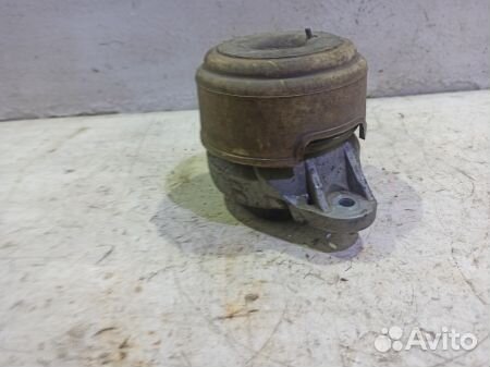 Подушка двигателя