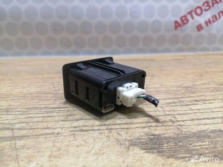 Гнездо AUX, USB Mazda 6 GH (2007—2009)