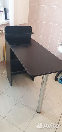 Стол для маникюра бу