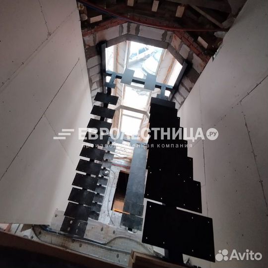 Лестница на монокосоуре