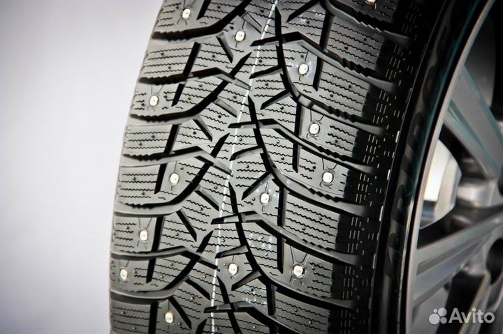 Bridgestone Blizzak Spike-02 225/65 R17