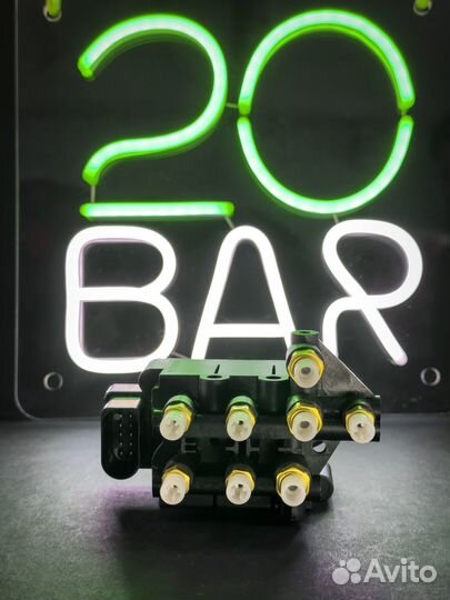 Блок клапанов Audi Q8