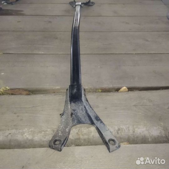 Усилитель распорка передняя Nissan Primera P11