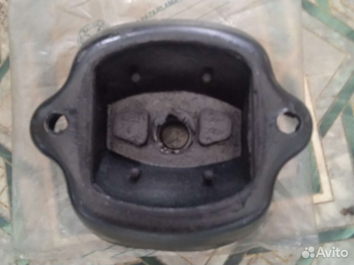 Опора двигателя MB W 123