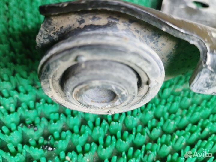 Рычаг правый лада ларгус