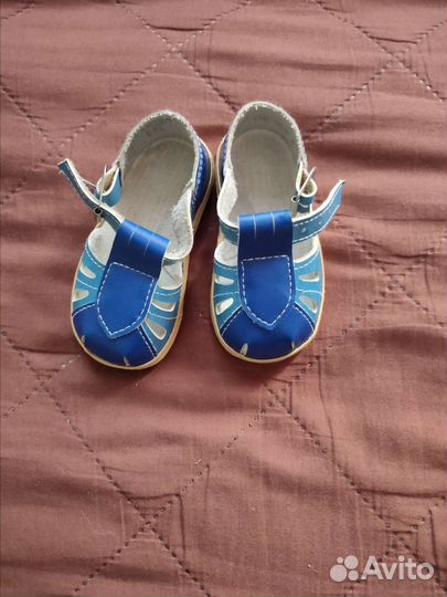 Сандали новые