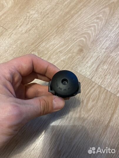 Клипса крепления радиатора A0009912595