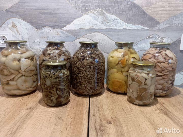 Грибы маринованные