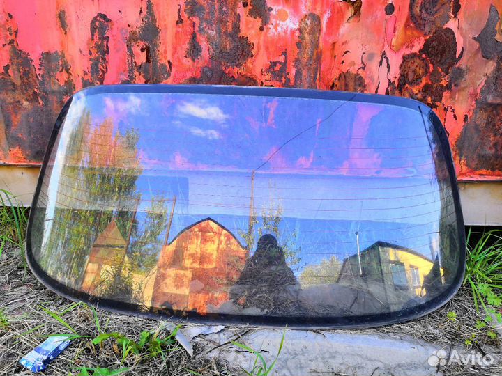 Hyundai sonata заднее стекло