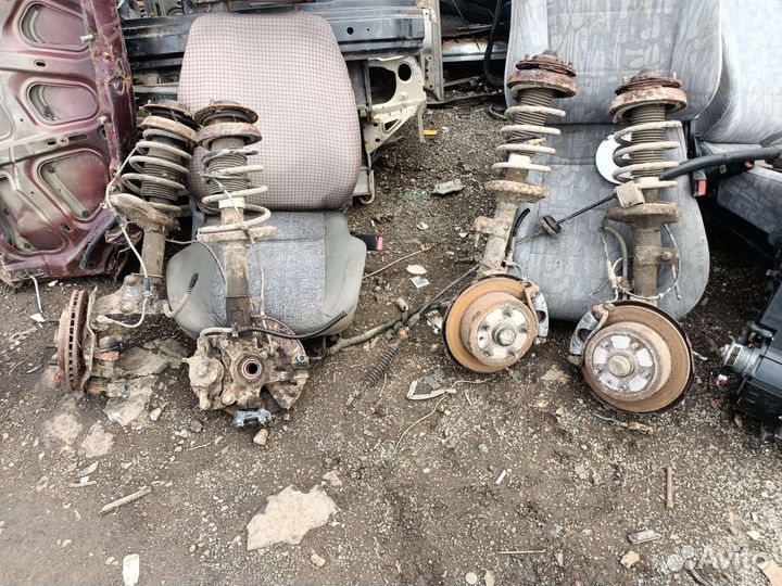 Кулак задний Дэу Леганза 2 0